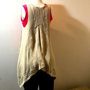 Max studio knit vest with tags!